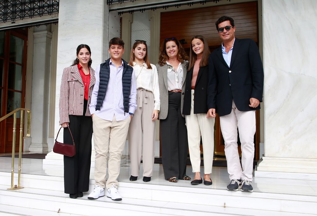 Alexia de Grecia y Carlos Morales con sus hijos en la boda de Philippos de Grecia
