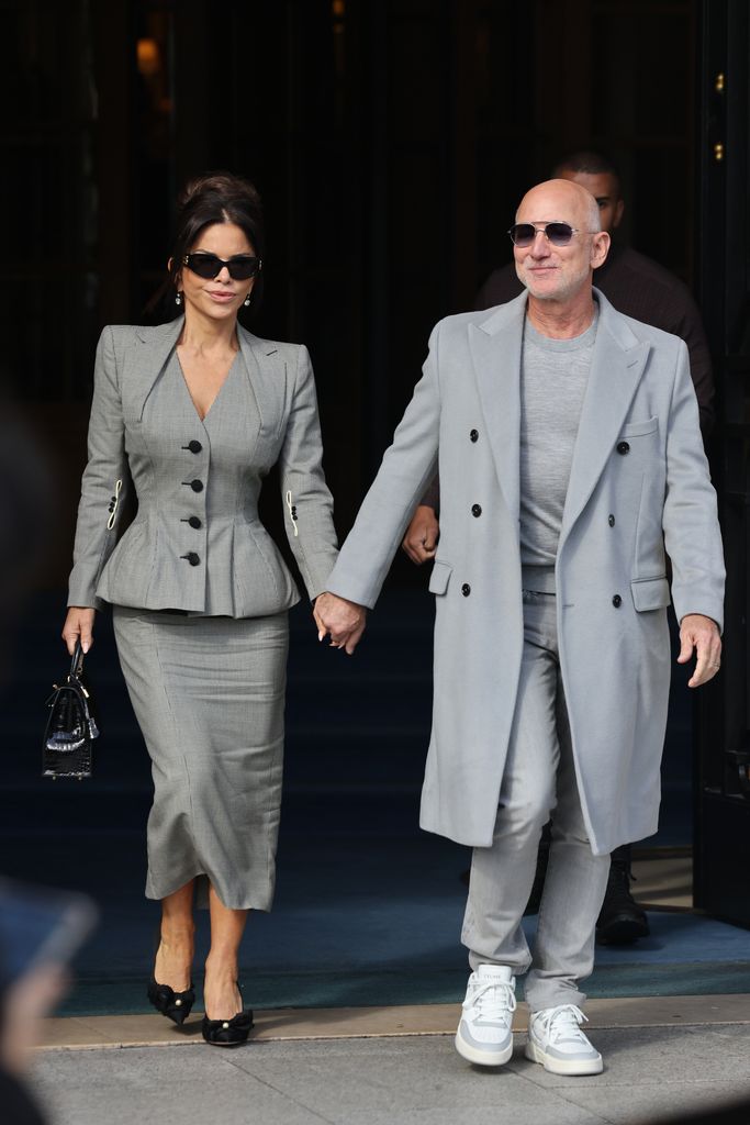 Jeff Bezos y Lauren Sánchez en la semana de la moda de París