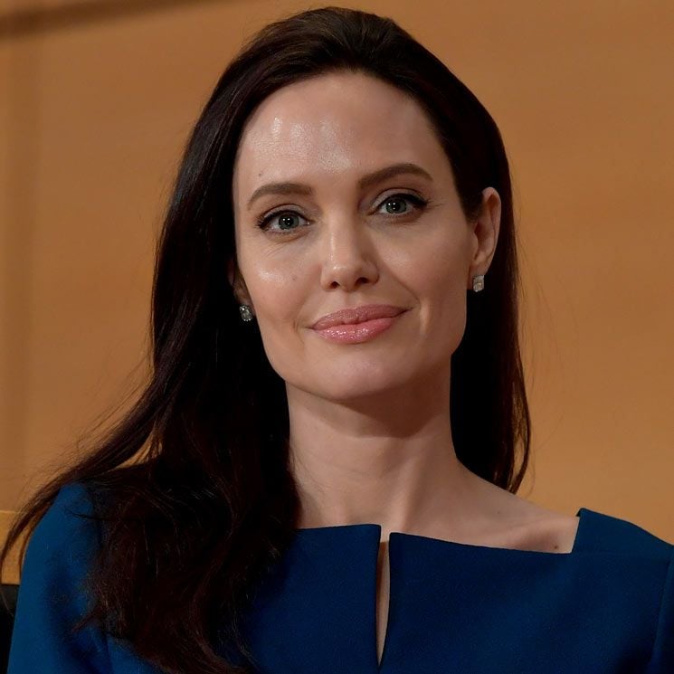 Angelina Jolie con labios nude