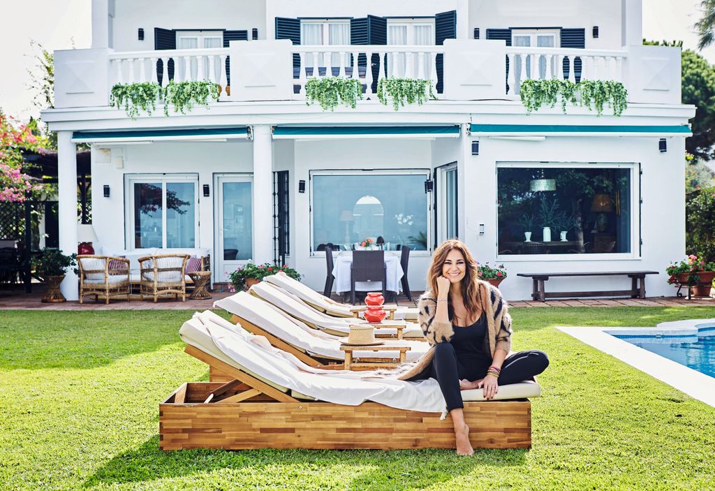 Mariló Montero posa en su espectacular casa de Sanlúcar de Barrameda