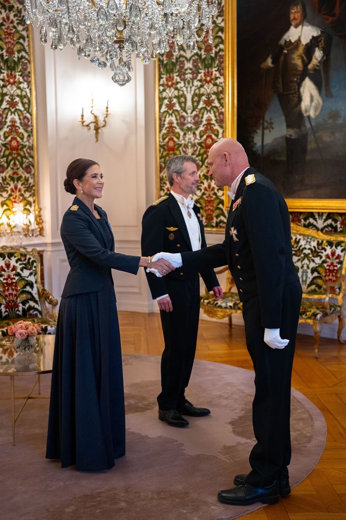 La reina Mary de Dinamarca en Palacio de Christian VII, en Amalienborg, para una cena de gala, 2026.