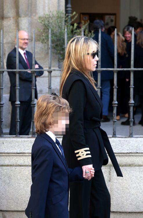 Nadia y Nicolás en el funeral