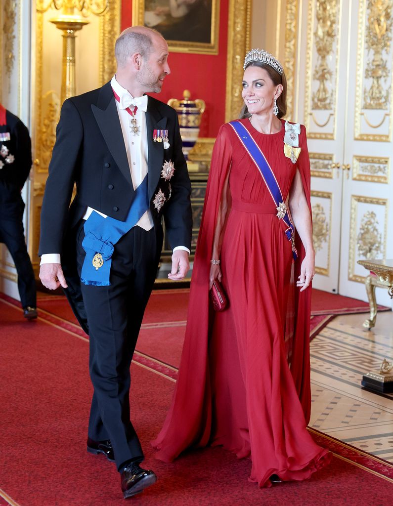 Kate Middleton, princesa de Gales, con look de gala, 2025.
