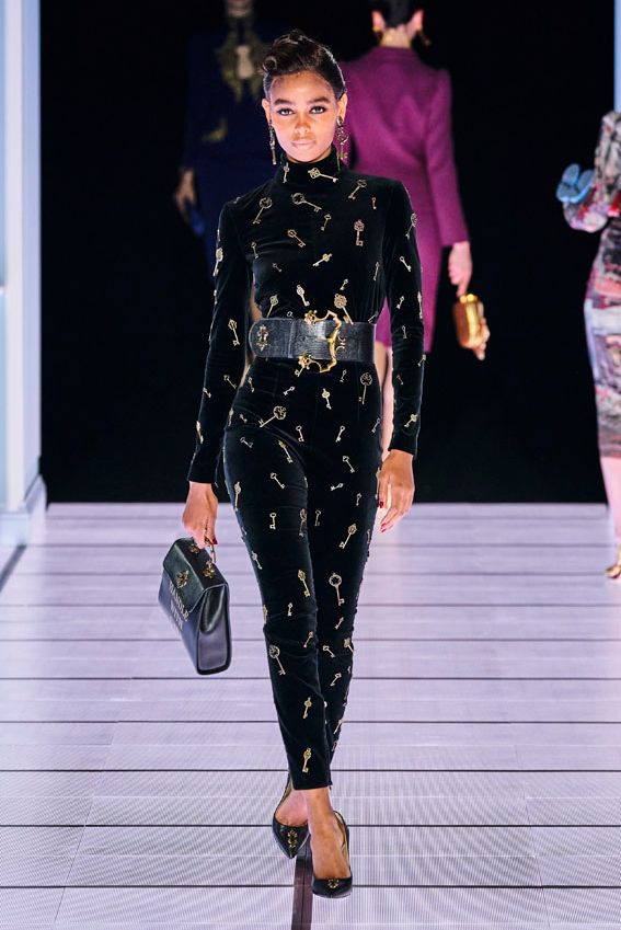 moschino f22 041041220303