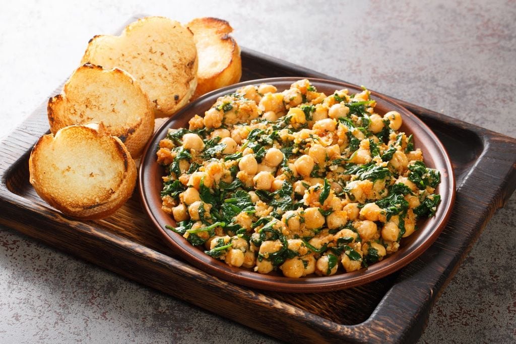 Garbanzos con espinacas