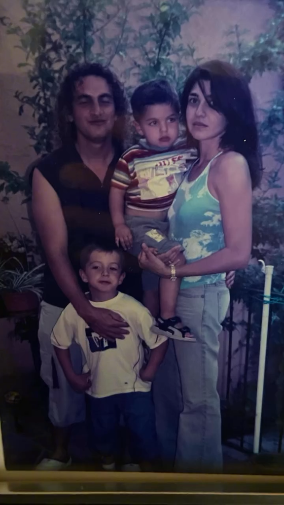 Xisco Quesada de niño con sus padres y su hermano Xavi