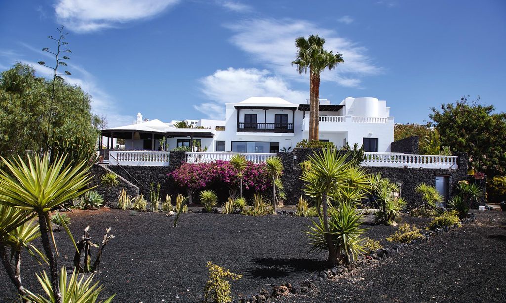 HO4166 HELEN LINDES CASA LANZAROTE
