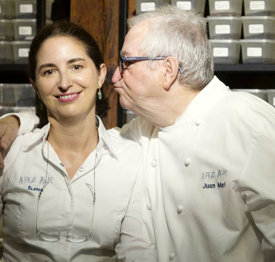 Juan Mari Arzak, junto a su hija Elena.