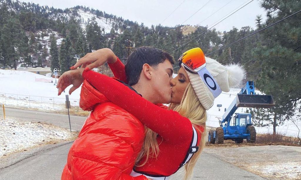 snowy smooches