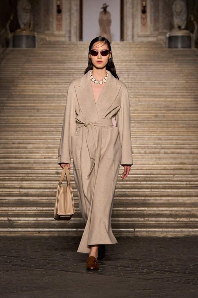 Max Mara: desfile de la colección Resort 2026 en Nápoles