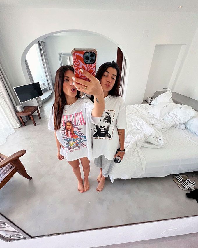 Alba y Dulceida en el hotel