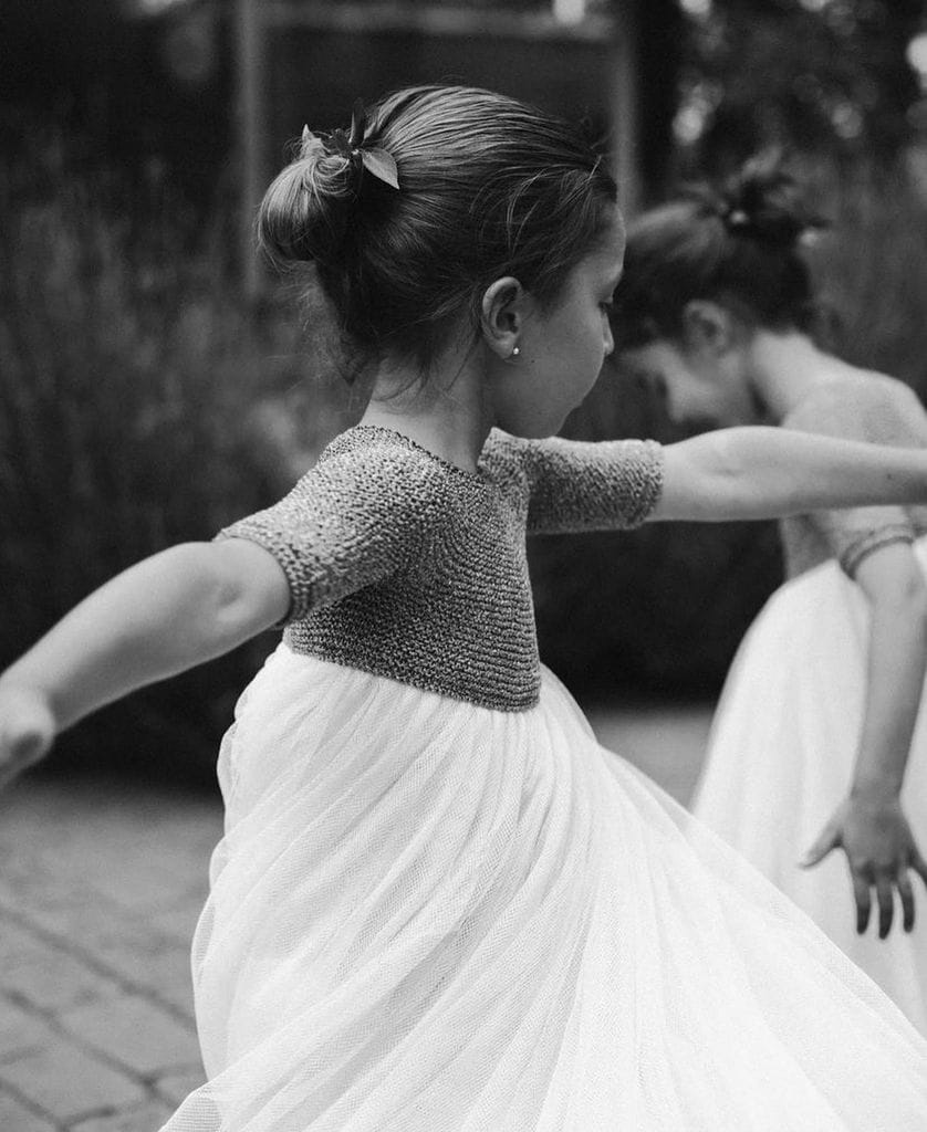 Niños de arras modernos para bodas de verano punto