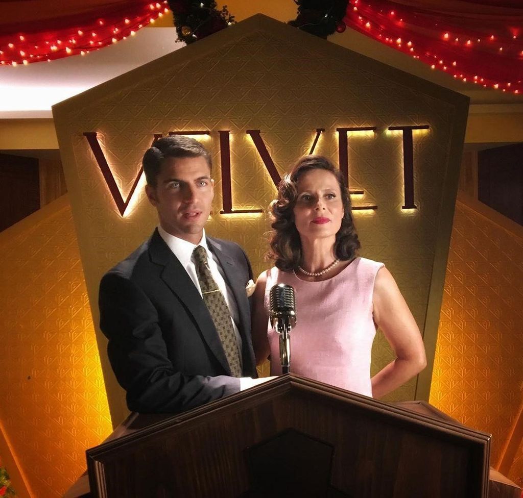Maxi Iglesias y Aitana Sánchez-Gijón en 'Velvet'