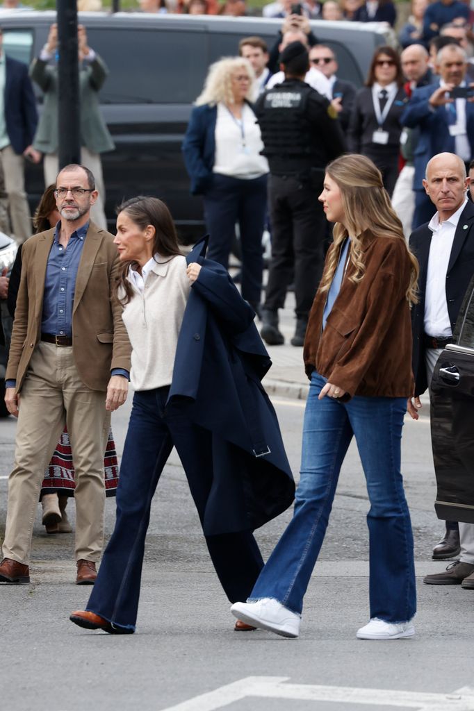 La reina Letizia y la infanta Sofía en el Pueblo Ejemplar 2026