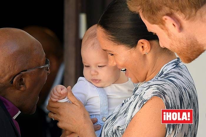 Archie, con sus padres, los duques de Sussex