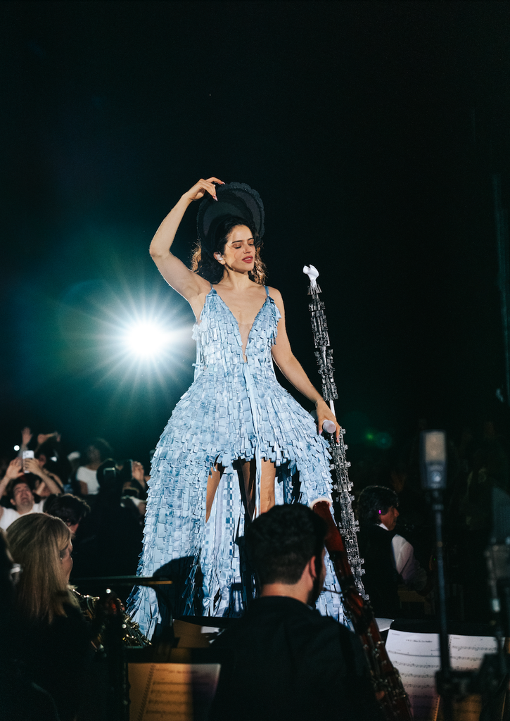 La cantante española sobre el escenario en su gira Lux Tour en Boston. 