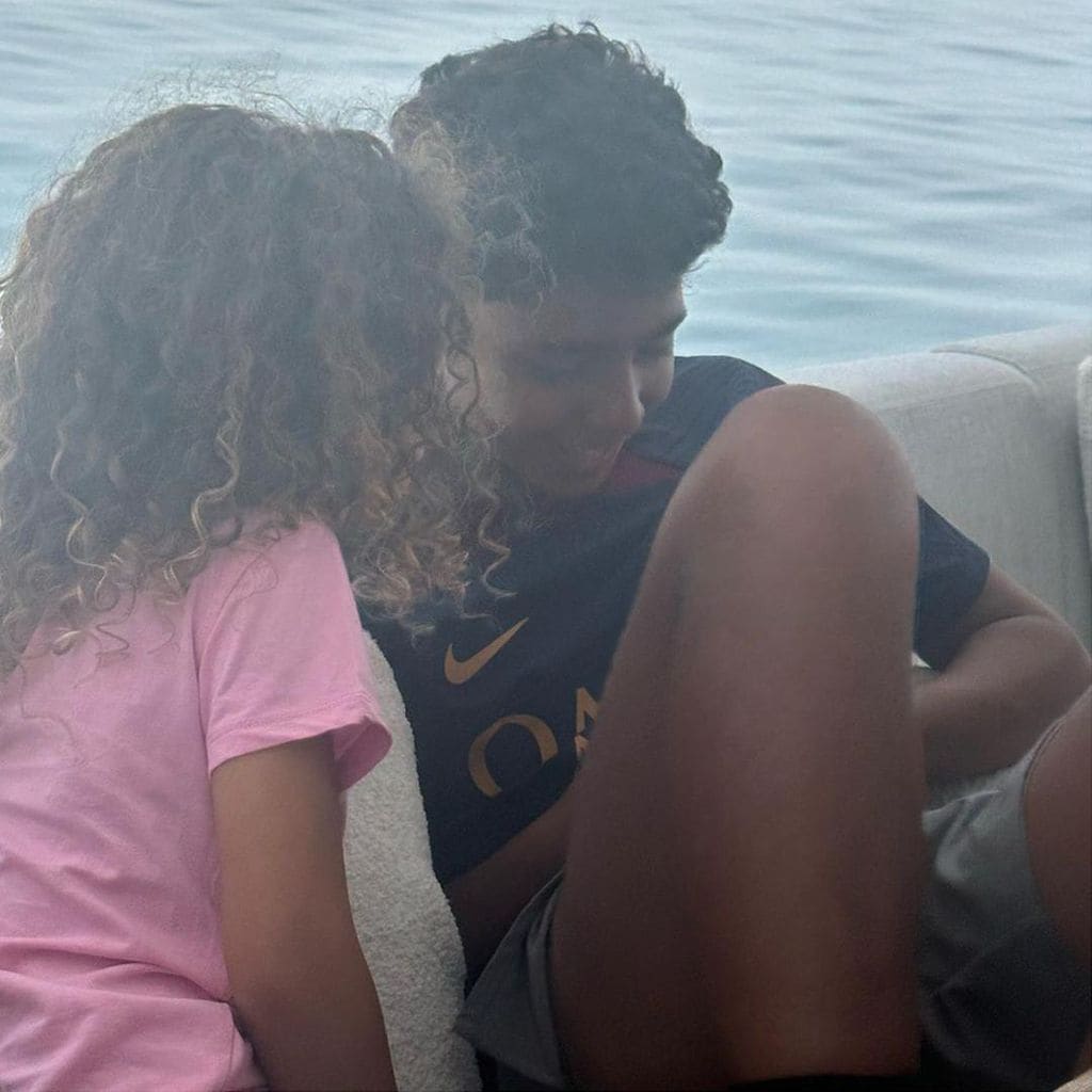 georgina rodr guez y su familia en la playa