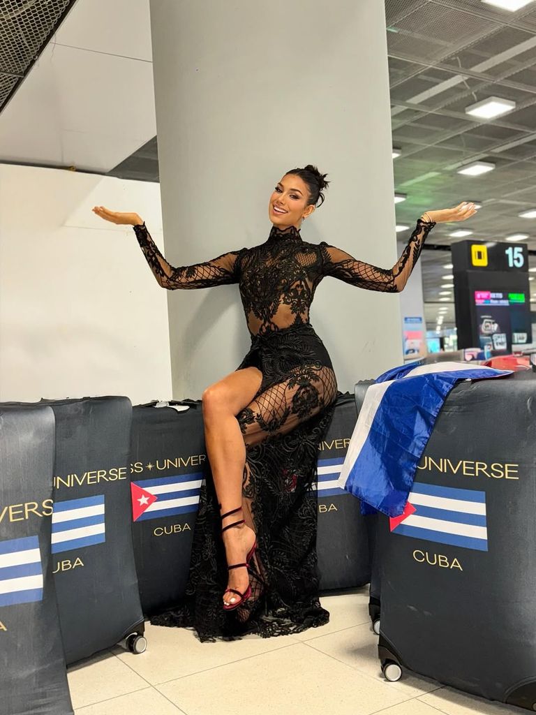 Lina Luaces, Miss Universe 2025, a su llegada a Bangkok