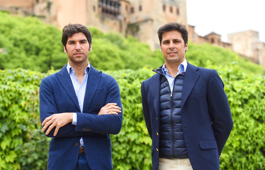 Los toreros Francisco Rivera y Cayetano Rivera durante la presentacion del "Mano a Mano" con motivo de la Feria del Corpus de Granada 2016