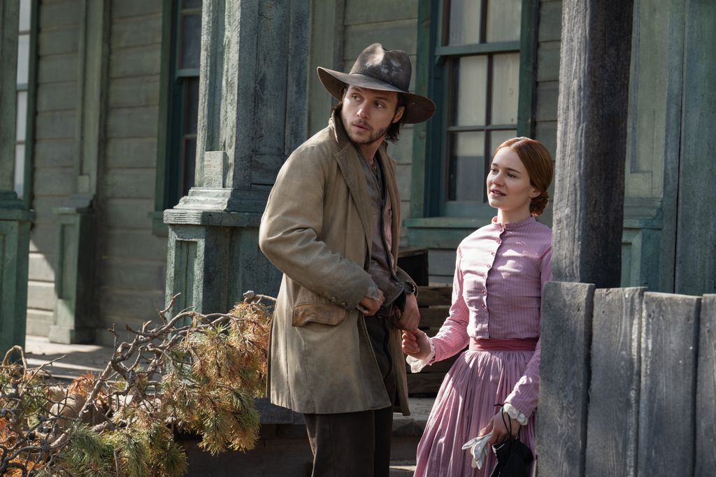  Aisling Francios, que da vida a Trisha Van Ness, vivirá un romance imposible con Nick Robinson, Elias Teller en la ficción