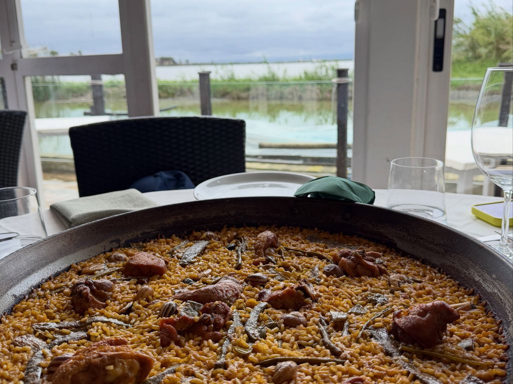 La Albufera es el sitio ideal para degustar la auténtica paella valenciana