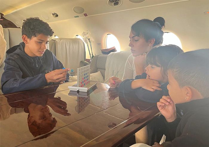 georgina rodriguez y los hijos de cristiano ronaldo