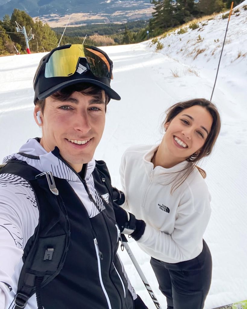  Oriol Cardona y Amaia Aberasturi 