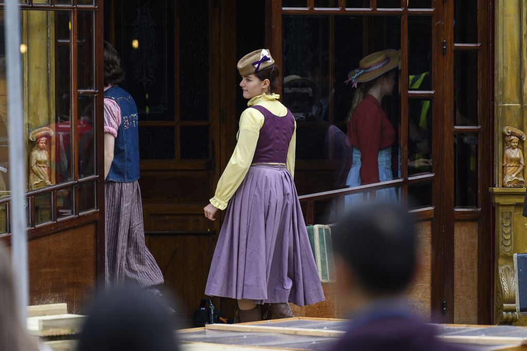 La obra de Suri es una producción teatral de la Escuela de Drama de la Universidad Carnegie Mellon junto a la organización Play On Shakespeare.