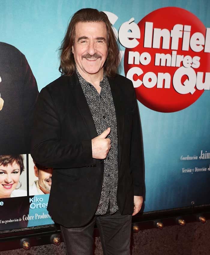 Luis Cobos en el estreno de Sé infiel y no mires con quién
