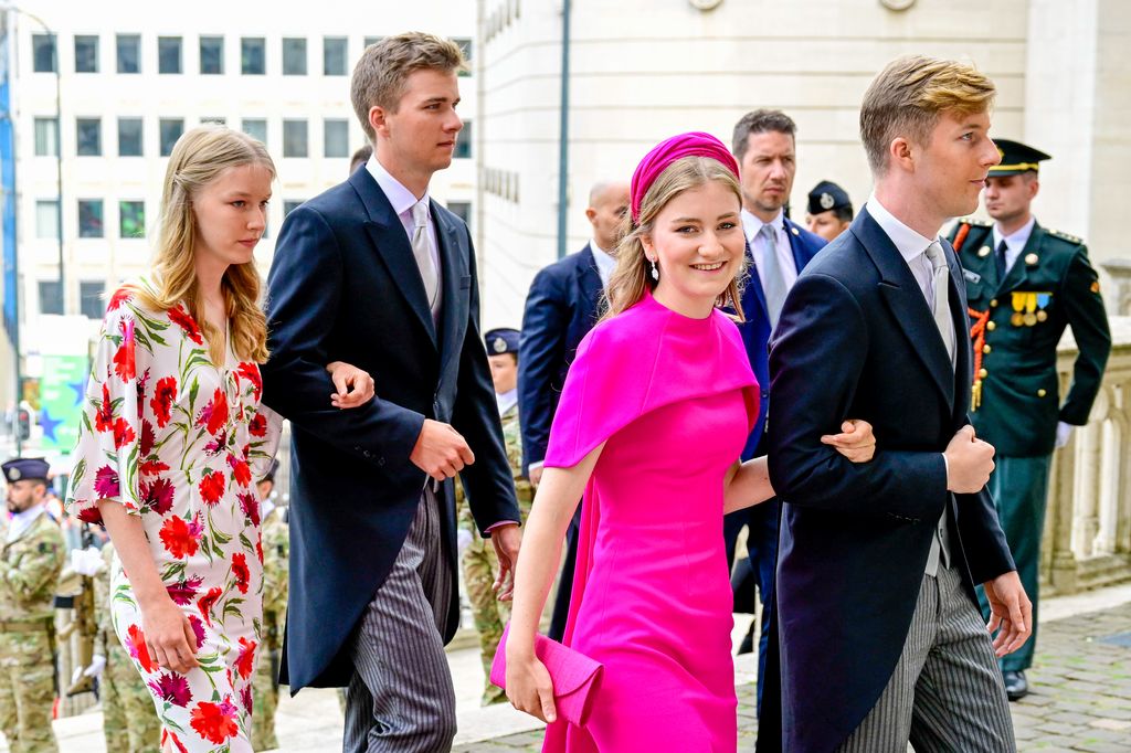 Felipe y Matilde de Bélgica con sus hijos