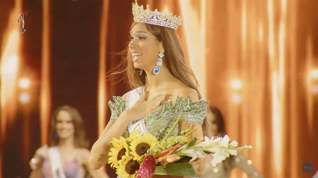 Lina estaba muy emocionada por portar la corona de Miss Universe Cuba 2025