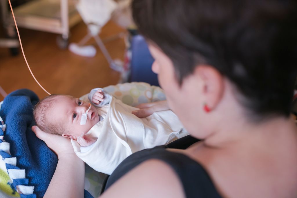 recién nacido prematuro en la UCI neonatal