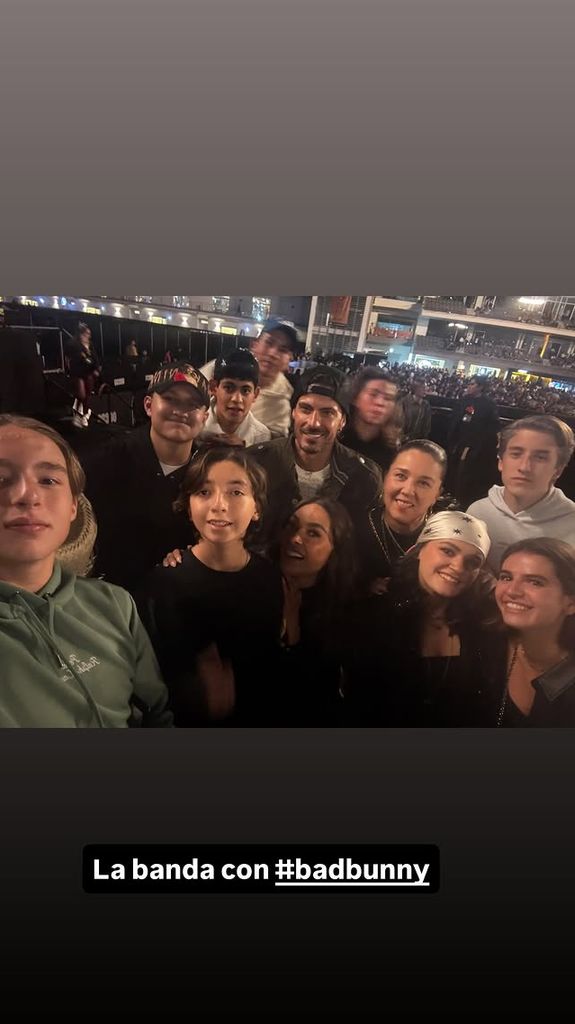 Galilea Montijo y su familia en el concierto de Bad Bunny