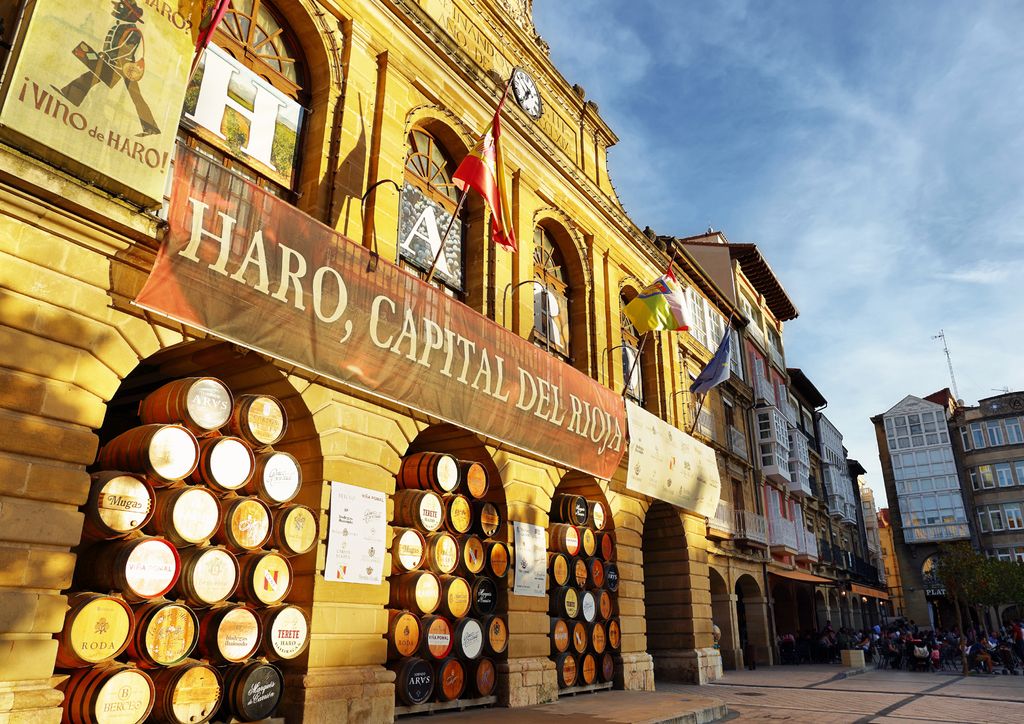 Entre los favoritos gastro del seleccionador no falta el célebre vino de su tierra natal: la localidad riojana de Haro.