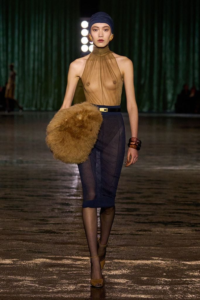 yves saint laurent desfile otono invierno 2024020a