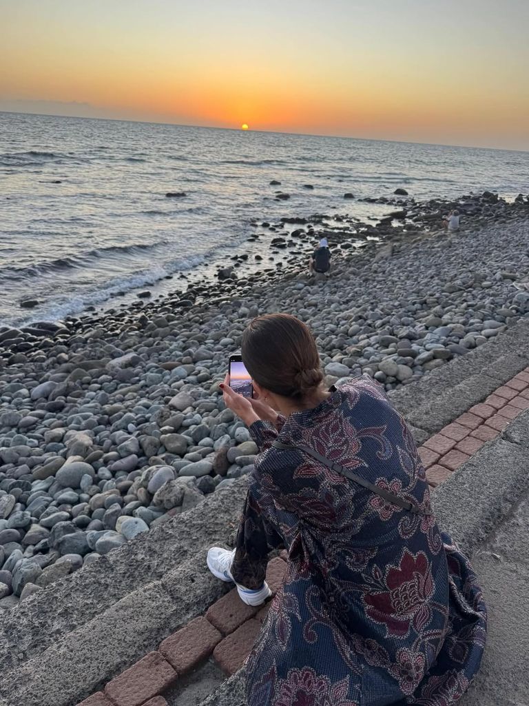 Virginia Troconis haciendo una foto en Gran Canarias