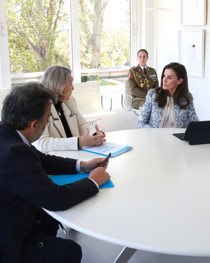 Doña Letizia, con la nueva presidenta y el director ejecutivo de UNICEF España