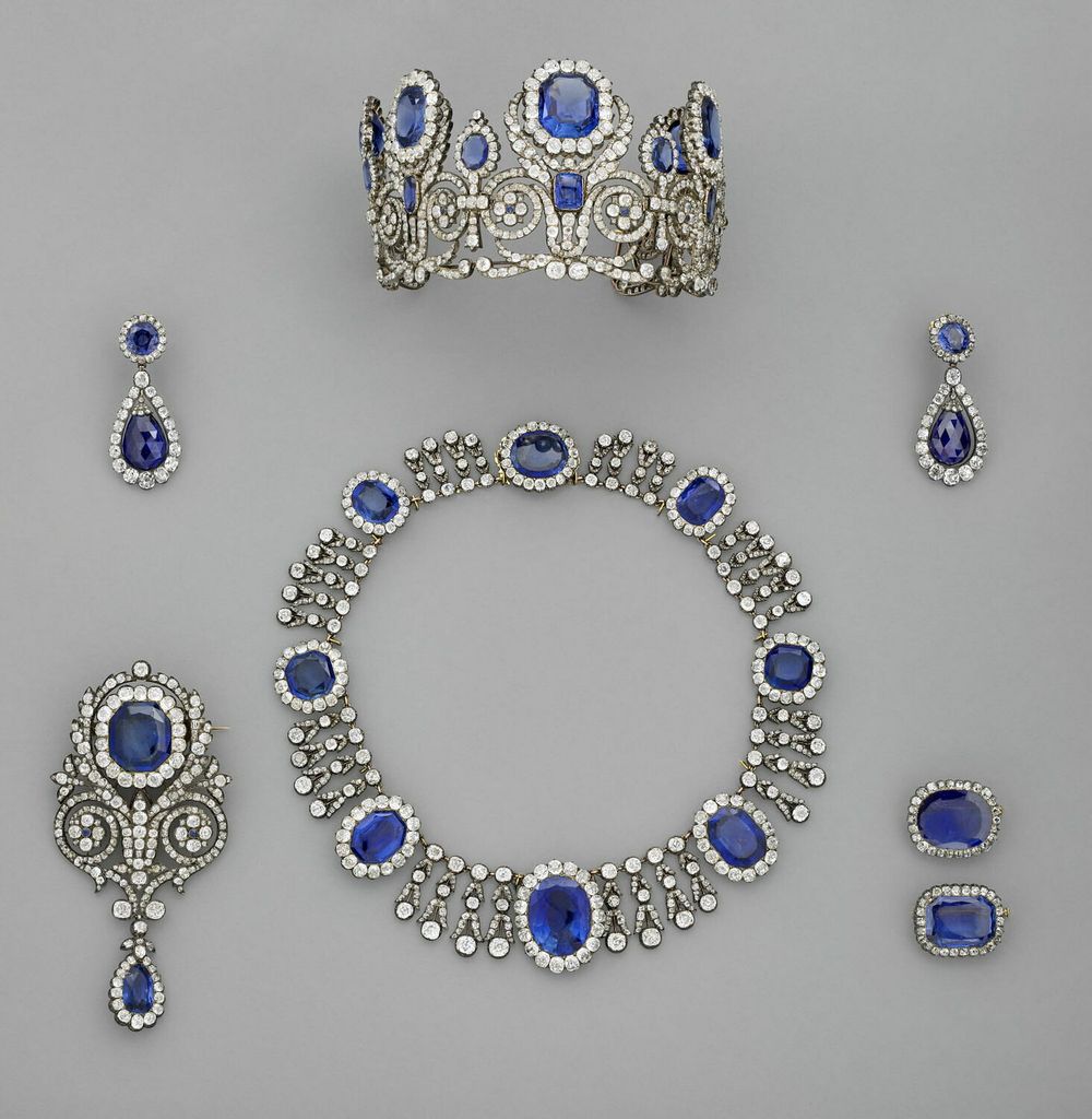 Colección de joyas de zafiros de Diadema de la reina María Amélie y la reina Hortensia