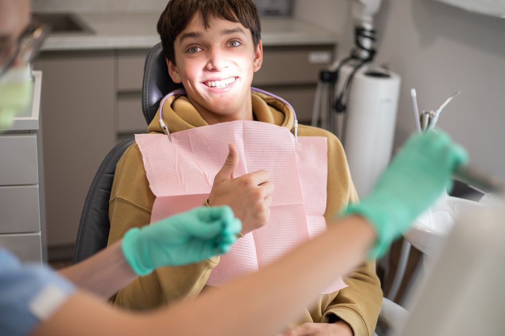 Adolescente en la consulta del dentista