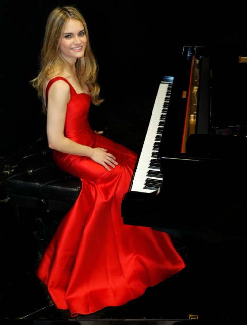 Isabel Dobarro, la pianista nominada a los Latin Grammy 2025