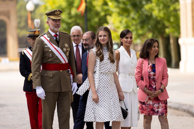 La princesa Leonor con los Reyes