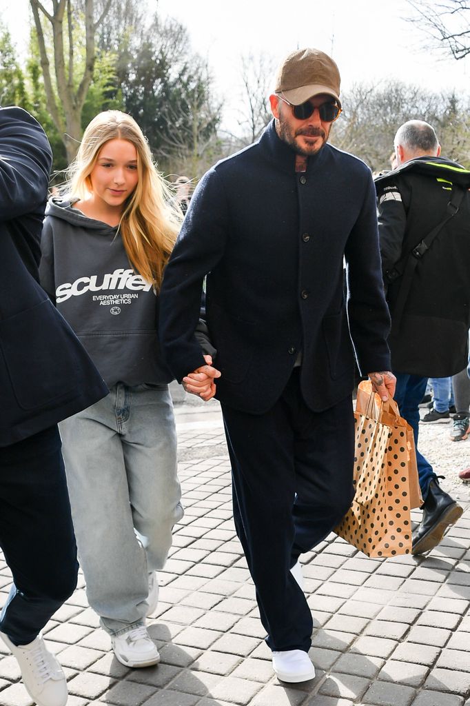 Harper Beckham y David Beckham con sudadera de la firma española Scuffers