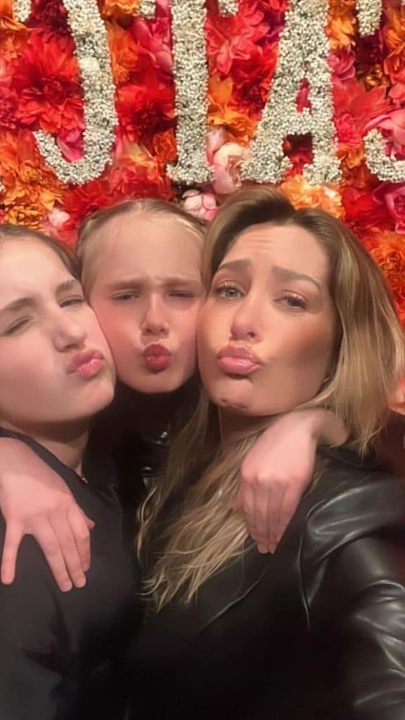 Geraldine Bazán y sus hijas Elissa Marie y Alexa Miranda