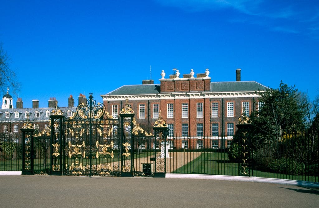 El Palacio de Kensington es la residencia londinense del príncipe William y su esposa Kate.