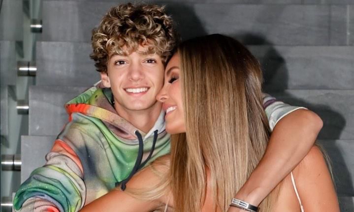 Elizabeth Gutiérrez y su hijo
