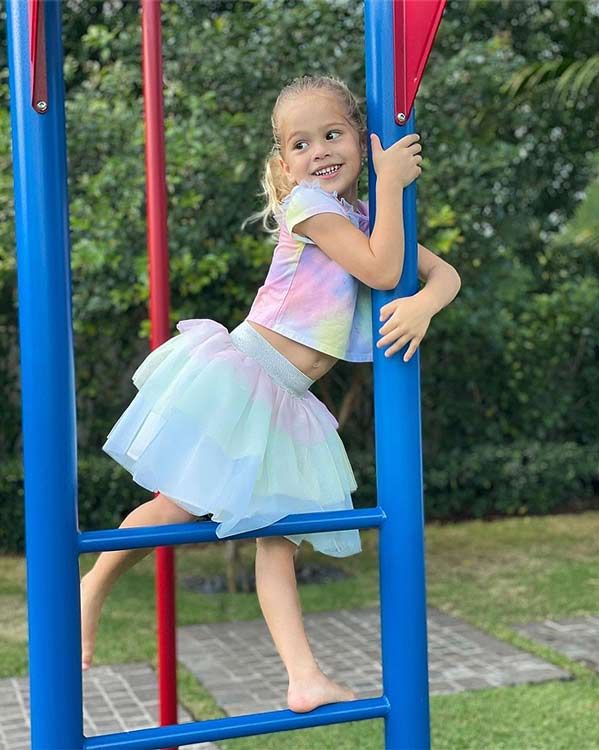 lucy hija de enrique iglesias y anna kournikova