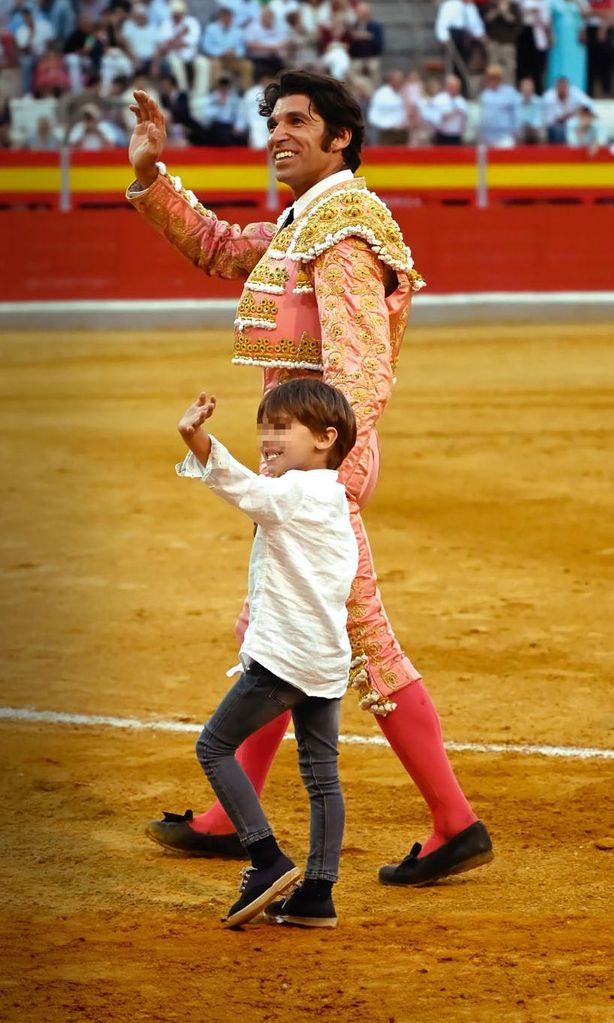 Cayetano Rivera hijo HOLA4116