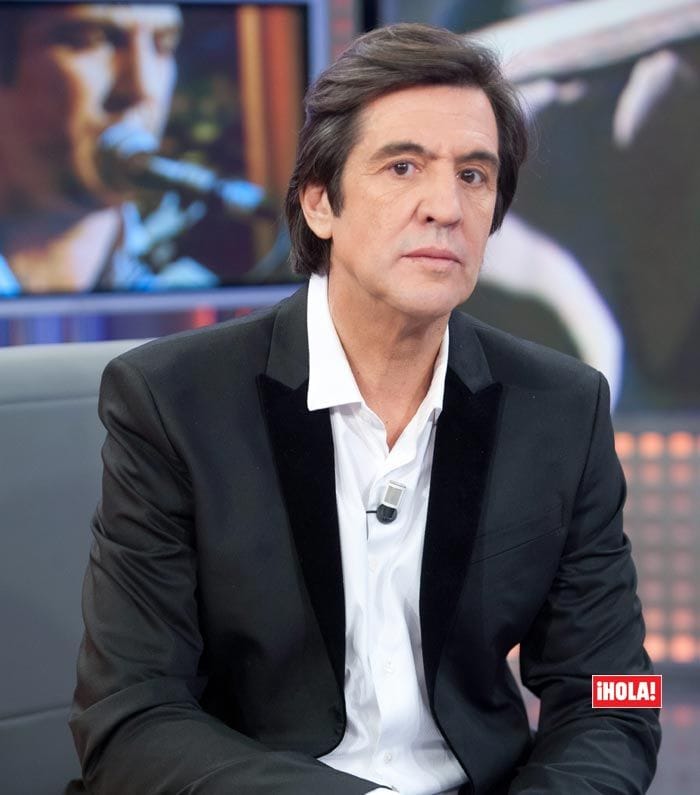 Manolo Tena falleció ayer lunes 4 de abril a causa de un cáncer de hígado y su capilla ardiente quedará instalada en la SGAE durante hoy martes, desde las 12 a las 21 horas
