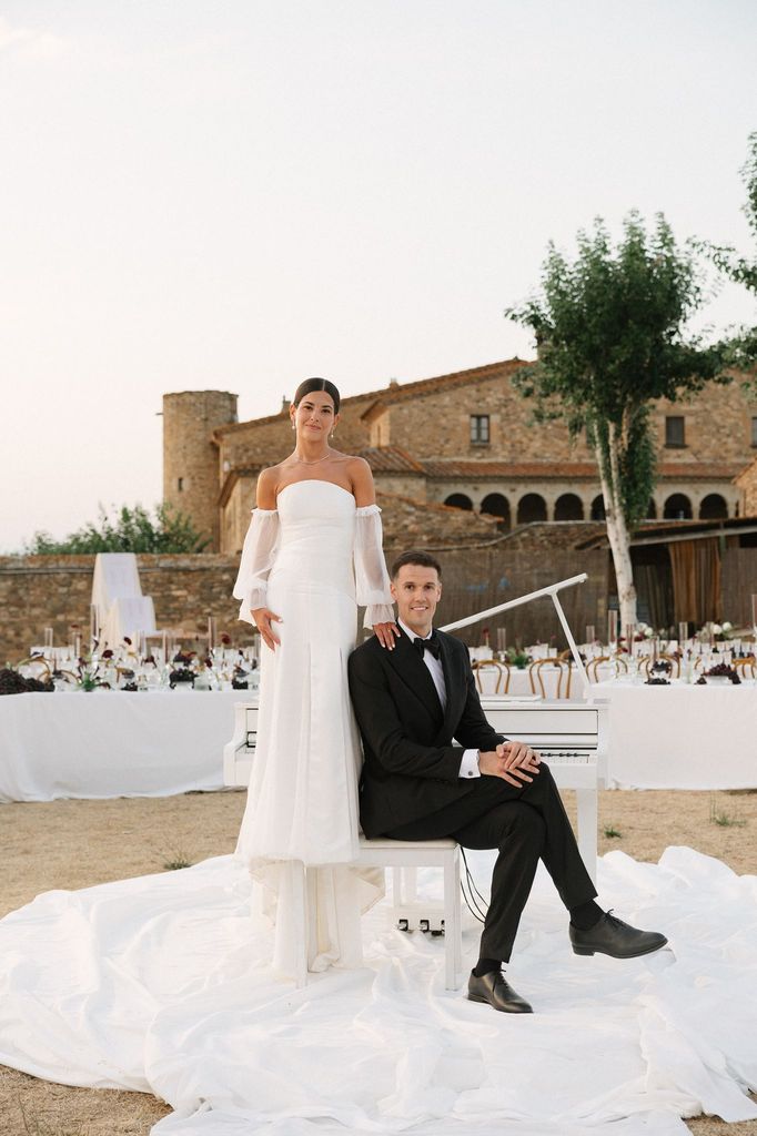 La boda del baloncestista Xabi López y Carlota