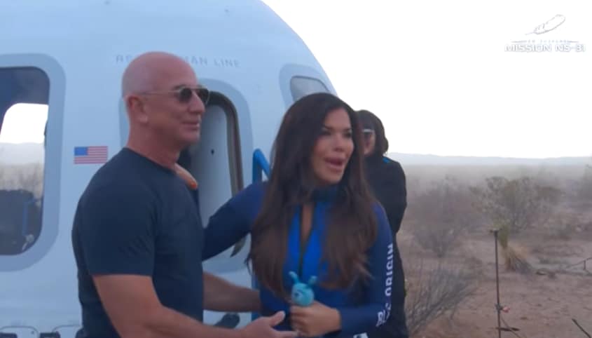 Jeff Bezos y Lauren Sanchez se reencuentran tras su aventura en el espacio